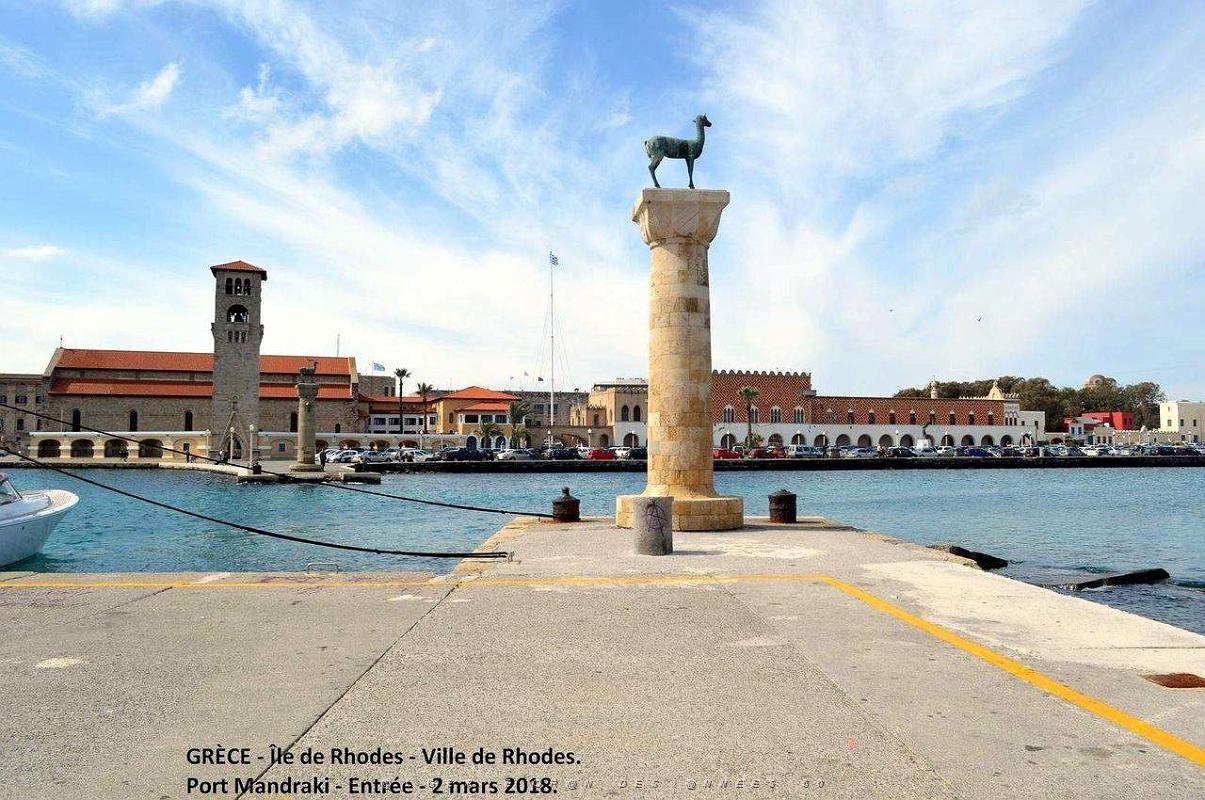 093- Rhodes ville et port d'honneur.JPG